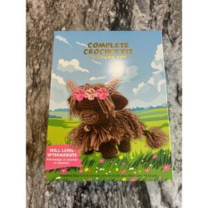 Needle Creations Highland Cow Complete Crochet Kit SHCOWFL-CRBX-NC‎ Intermediate